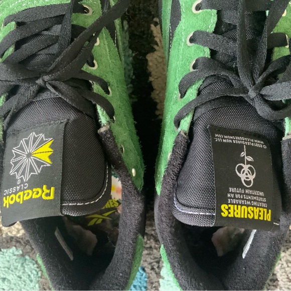 Pleasures x Reebok - Picture 5 of 5